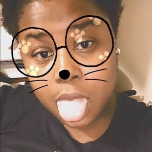 Meet your Posher, Shakira